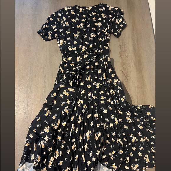 Evernew Floral Black Dress - Picture 2 of 6